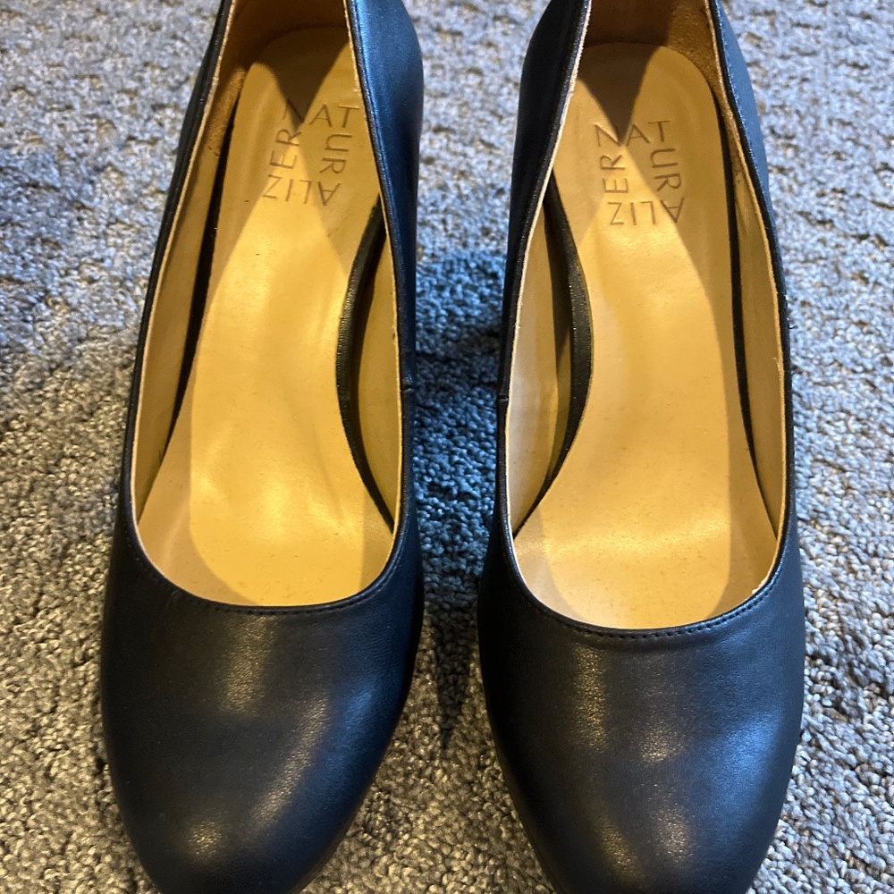 Naturalizer Berlin platform pumps